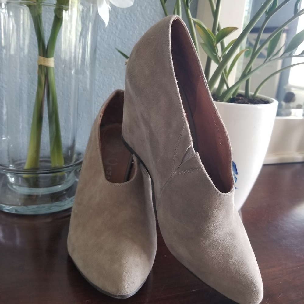 Jeffery Campbell Keebler Wedge